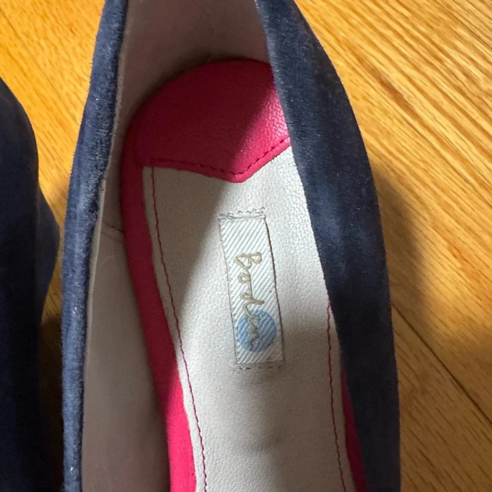⭐️HP⭐️ Boden- women’s navy suede shoes with wedge heel. Size 38/7